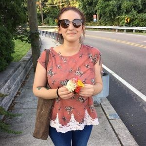 Meet your Posher, Emily